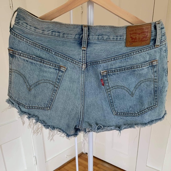 LEVI shorts - Picture 2 of 2